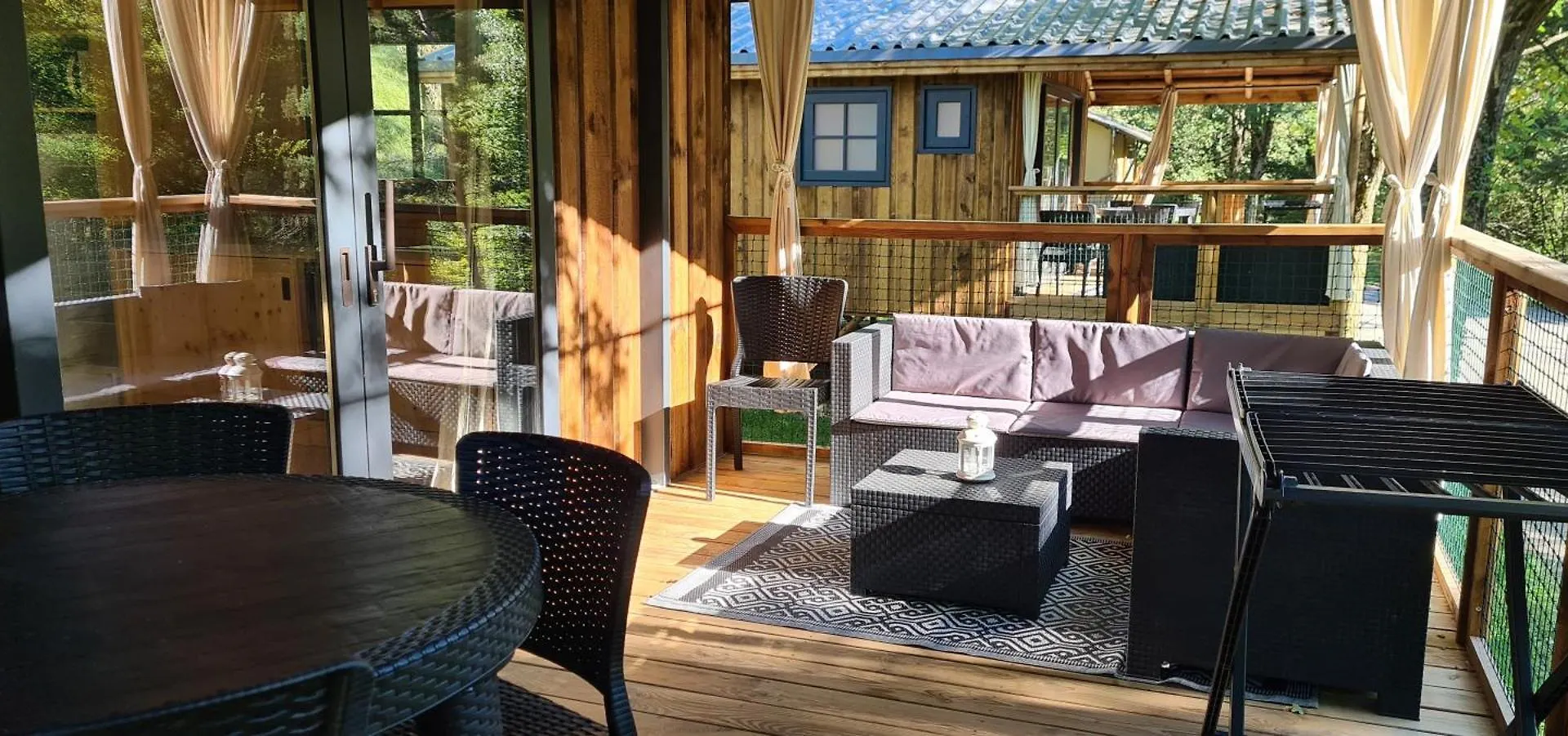 Camping Le Gallo Romain Barbieres Frankreich