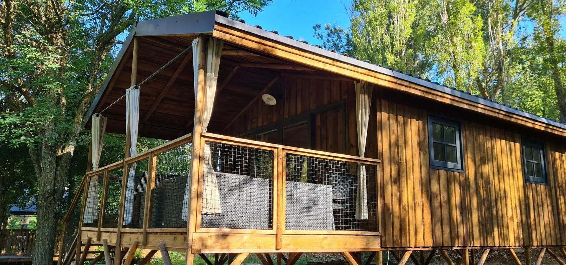 Campingplatz Camping Le Gallo Romain Barbieres Frankreich